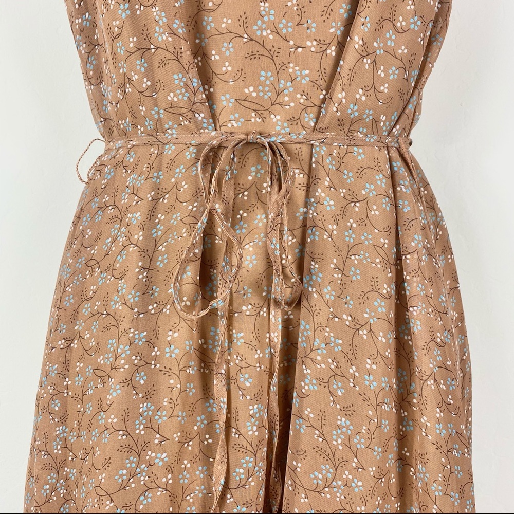 Cozy Casual Hi-Low Floral Dress - Picture 3 of 9